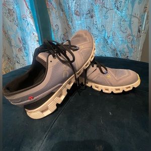 Women’s On Running size 9.5  Cloud X Barely worn purple